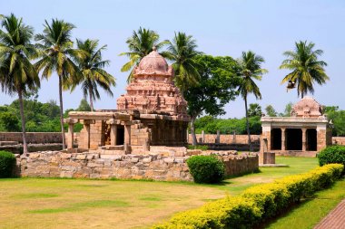 Tenkailasa shrine and Ganeshsa shrine, Brihadisvara Temple complex, Gangaikondacholapuram, Tamil Nadu, India. South East view clipart