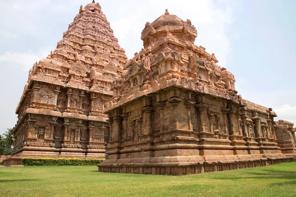 Santuário de Tenkailasa e Templo de Brihadisvara, Gangaikondacholapuram, Tamil Nadu, Índia. Vista Sudoeste — Fotografia de Stock
