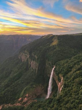 Nohkalikai şelalesi, Meghalaya, Hindistan