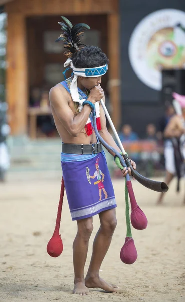 Nagaland, Indien, Dezember 2013, Naga Stammestanz, Hornbill Festival — Stockfoto