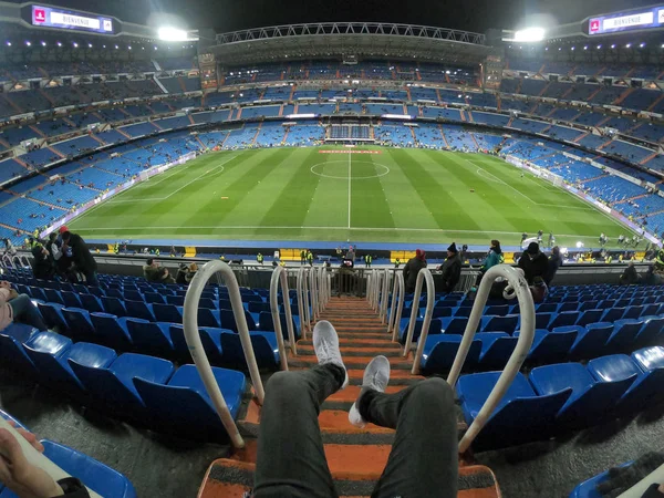 MADRID, ESPANHA, Fevereiro 2019, Pessoas no estádio Santiago Bernabou — Fotografia de Stock
