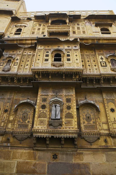 Traditionella arkitektoniska detaljer om Haveli eller palats i Jaisalmer, Rajasthan, Indien — Stockfoto