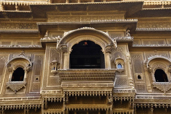 Finestra aperta, Nathmal Ji ki Haveli, a Jaisalmer, Rajasthan, India — Foto Stock