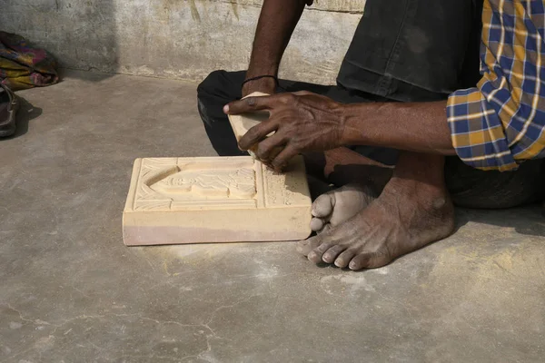 Lokale steenhouwer aan het werk, Jaisalmer, Rajasthan, India — Stockfoto