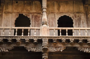Tahta oyma detayları, Palashikar Wada, Palashi, Parner, Maharasthra, Hindistan