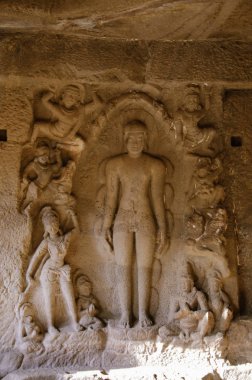 Güzel oyulmuş putlar, Mağara No. 32, Ellora Mağaraları, Aurangabad, Maharashtra
