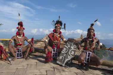 Nagaland, Hindistan, Aralık 2016, Konyak kabile adamı, Hornbill festivali 