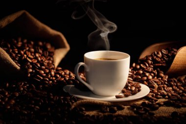 fincan espresso kahve çekirdekleri jüt çanta, kepçe ile