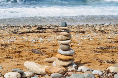 Tatil gevşeme, yaz plaj tatil kavramı. Gelen piramit 