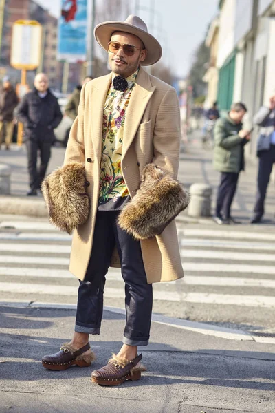 Milan Talya Şubat Şık Bir Kişi Sırasında Milan Moda Hafta — Stok fotoğraf