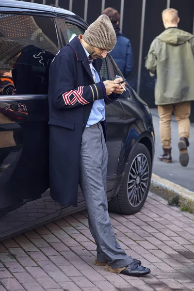 Milan Italië Februari Een Modieuze Persoon Wordt Gezien Buiten Gucci — Stockfoto