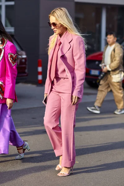 Mediolan Włochy Lutego Tina Leung Widoczny Poza Gucci Podczas Milan — Zdjęcie stockowe