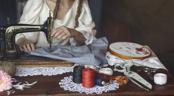 Los shvets pertenecen a una costurera — Foto de Stock