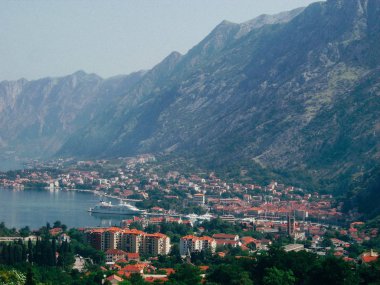 kotor Körfezi görünümünü güneşli, Kotor, Karadağ