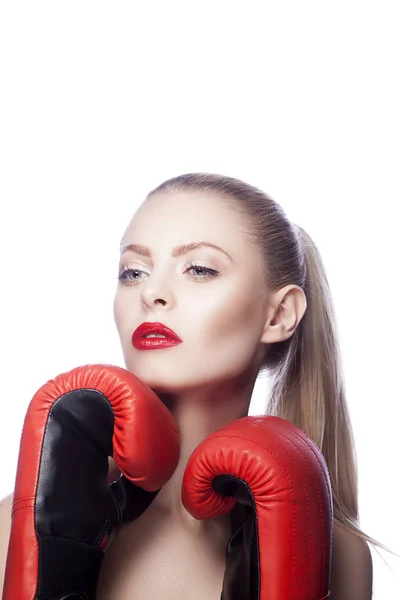 Modèle Mode Avec Maquillage Lèvres Rouges Gants Boxe — Photo
