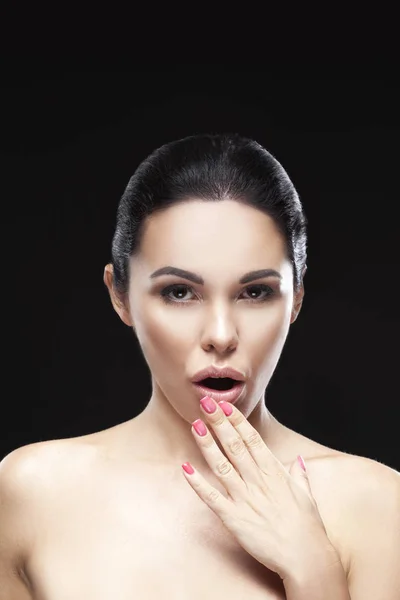 Portrait Brunette Woman Surprising Face Black Background — Stock Photo, Image