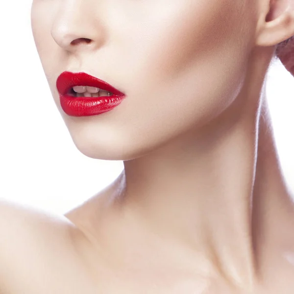 Vista Parcial Retrato Mulher Com Maquiagem Moderna Lábios Vermelhos — Fotografia de Stock