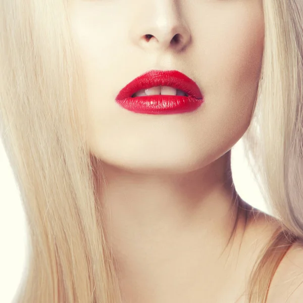 Gedeeltelijke Weergave Van Vrouw Portret Met Moderne Rode Lippen Make — Stockfoto
