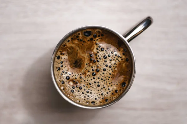 Pemandangan atas kopi instan dengan busa yang lucu — Stok Foto