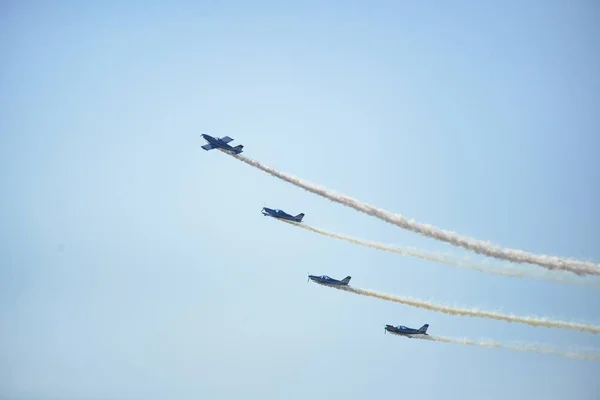 Acrobatric Літаки Синє Небо Хмарно Під Час Авіашоу Турин Італія — стокове фото