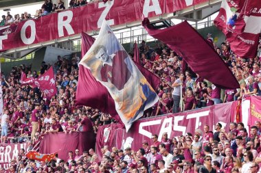 Turin İtalya 25 Mayıs 2017 destekçileri of Turin futbol şanlı Filadelfia Stadyumu bayrağı yeniden effigy sevgili eski kaptanı ile kutluyor Club Valentino Mazzola takım