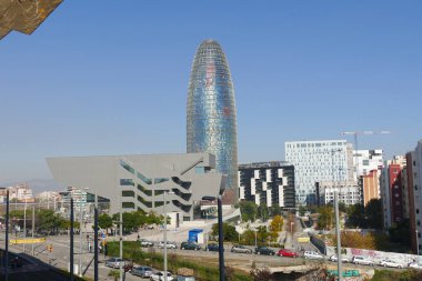 Barcelona yüceliklere Agbar Kulesi ilçe panoramik görünüm