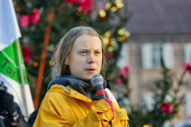 Greta Thunberg, İtalya 'da iklim değişikliğine karşı İtalyan eylemcilerle tanıştı.