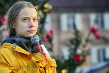 Greta Thunberg, İtalya 'da iklim değişikliğine karşı İtalyan eylemcilerle tanıştı.