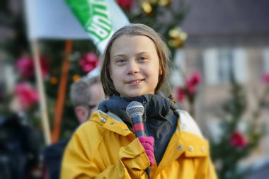 Greta Thunberg, İtalya 'da iklim değişikliğine karşı İtalyan eylemcilerle tanıştı.