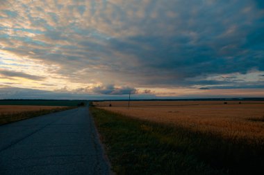 hiçbir yerde uzun bir yol