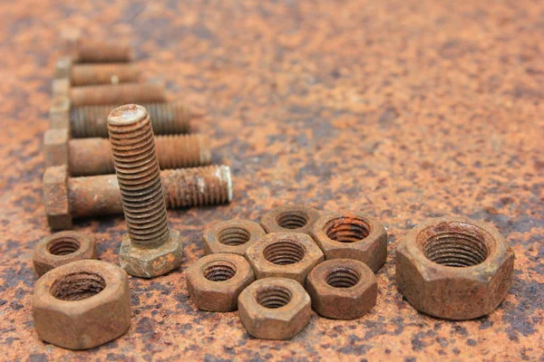 Metal korozyon, fazla somun ve civata, eski metal, pas