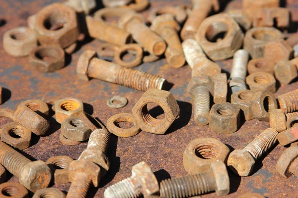 Metal korozyon, fazla somun ve civata, eski metal, pas