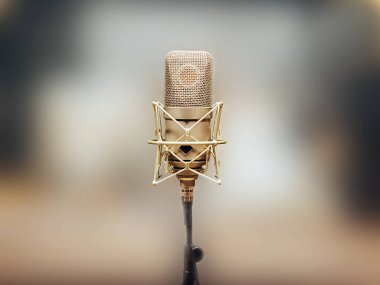 Profesyonel bir mikrofon, bulanık renkli bir arka plan..