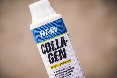 Moskova, Rusya-18 Ağustos 2019: Fit-Rx Kolajen konsantrasyonundan bir kavanoz diyet takviyesi