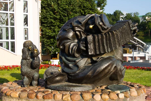 Реюньйон - 28 липня: Пам'ятник Ровінг художників на 28 липня 2016 року у Вітебську. — стокове фото