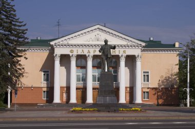 Vitebsk, Beyaz Rusya - 6 Ağustos: Lenin anıt ve Filarmoni 6 Ağustos 2016 Vitebsk bina.
