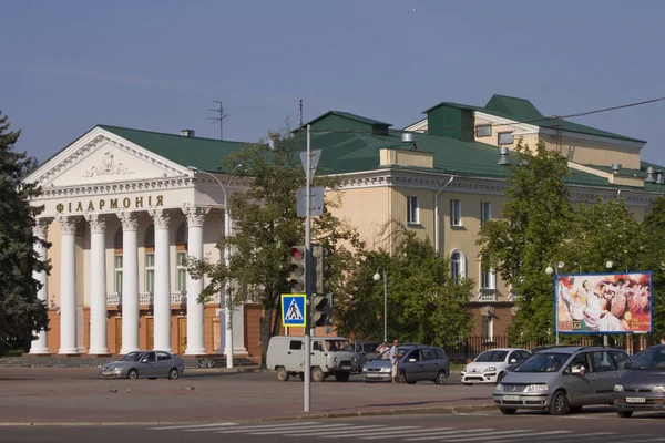 Vitebsk, Białoruś - 6 sierpnia: Pomnik Lenina i budynek Filharmonii na 6 sierpnia 2016 w Witebsku. — Zdjęcie stockowe