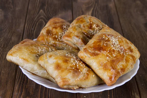 Delicioso, doce fresco - samsa caseiro — Fotografia de Stock