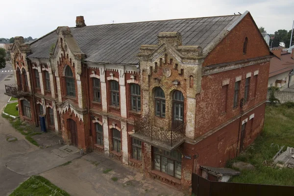 BARANAVICHY, BELARUS - 4 AOÛT : Monument architectural du début du XXe siècle - ancienne demeure des pionniers le 4 août 2016 à Baranavichy . — Photo