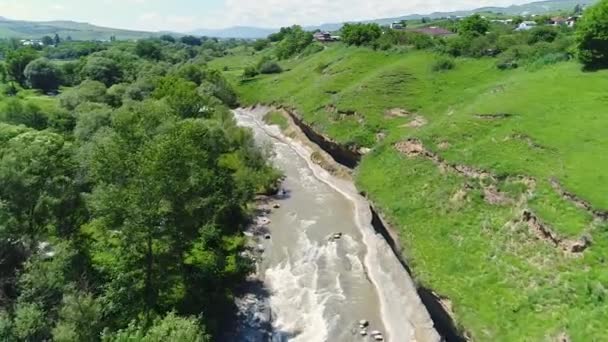 Voando Sobre Rio Montanha Forte Fluxo Água — Vídeo de Stock