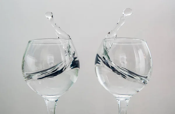 Splash Liquid Two Glasses Each Other — Stock Photo, Image