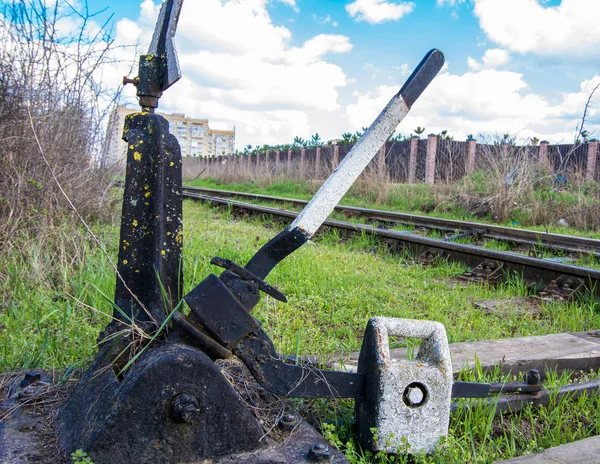 Ancien Chemin Fer Est Rouillé Beaucoup Herbe Printemps Fourchette — Photo