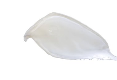 Beyaz ya da siyah arkaplanda süt damlası