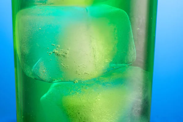 Yellow Green Carbonated Lemonade Glass Ice Flow Splash — Stock Photo, Image