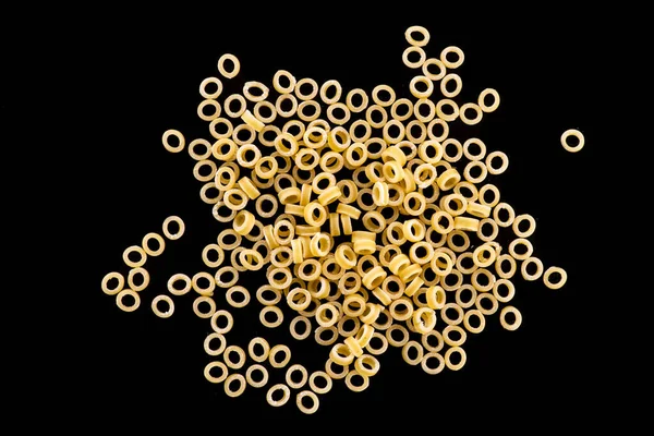makarna, spagetti, kabuk, yüzük, siyah ya da beyaz arka plan manzaralı fiyonklar