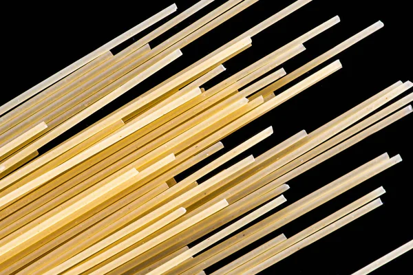 Pasta Spaghetti Conchiglie Anelli Fiocchi Sfondo Bianco Nero Vista Dall — Foto Stock