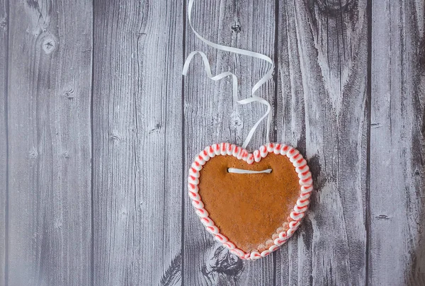 Gingerbread cookie in the form of heart — Stock Photo, Image