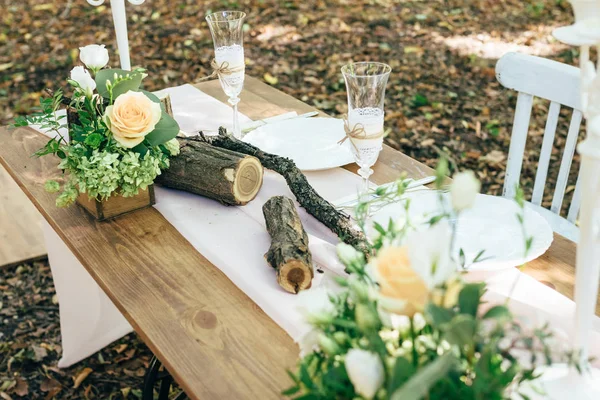 wedding rustic decor in the woods