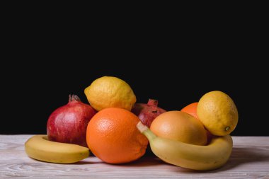 siyah izole koleksiyonu taze meyve