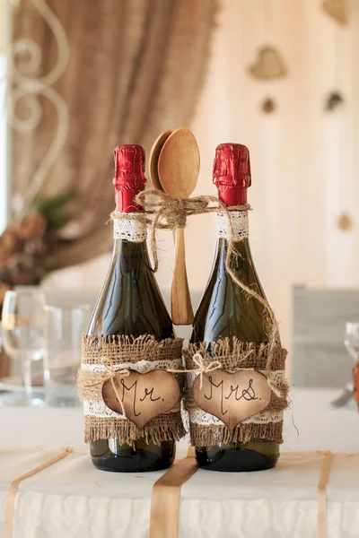 Decorated rustic wedding glasses — Stock Photo, Image